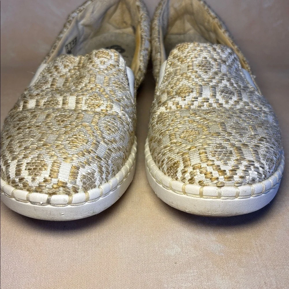 Clarks Cloudsteppers Gold/Tan and White Slip-On Shoes, sneakers, size 11